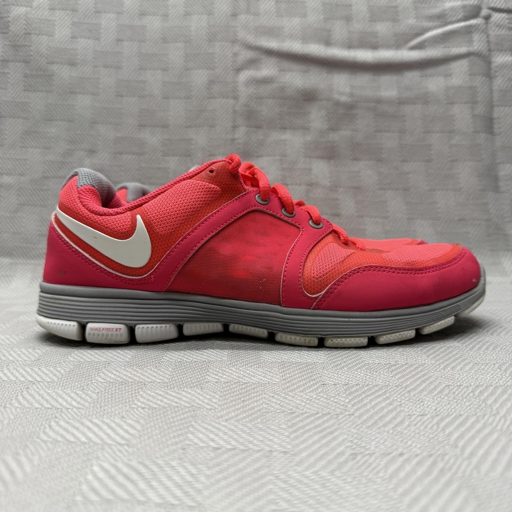 Nike Training Free XT Motion Fit Shoes‎ Womens Size 7.5 Red Pink 454116-600